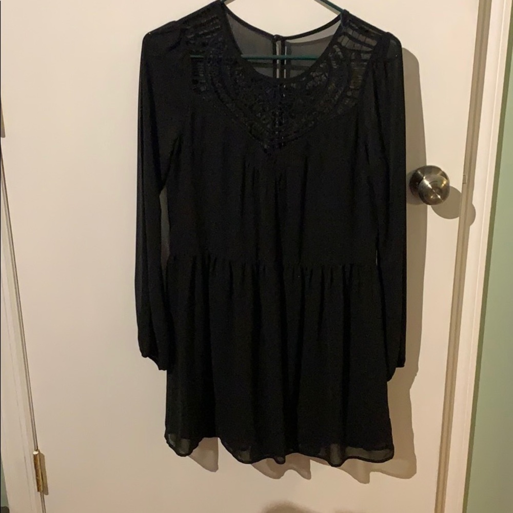black long sleeve dress
